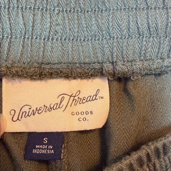 Universal Thread Linen Green Shorts - Picture 4 of 4